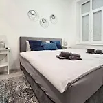 Azure Dream Budapešť