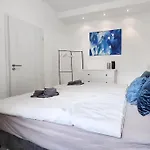 Azure Dream بودابست